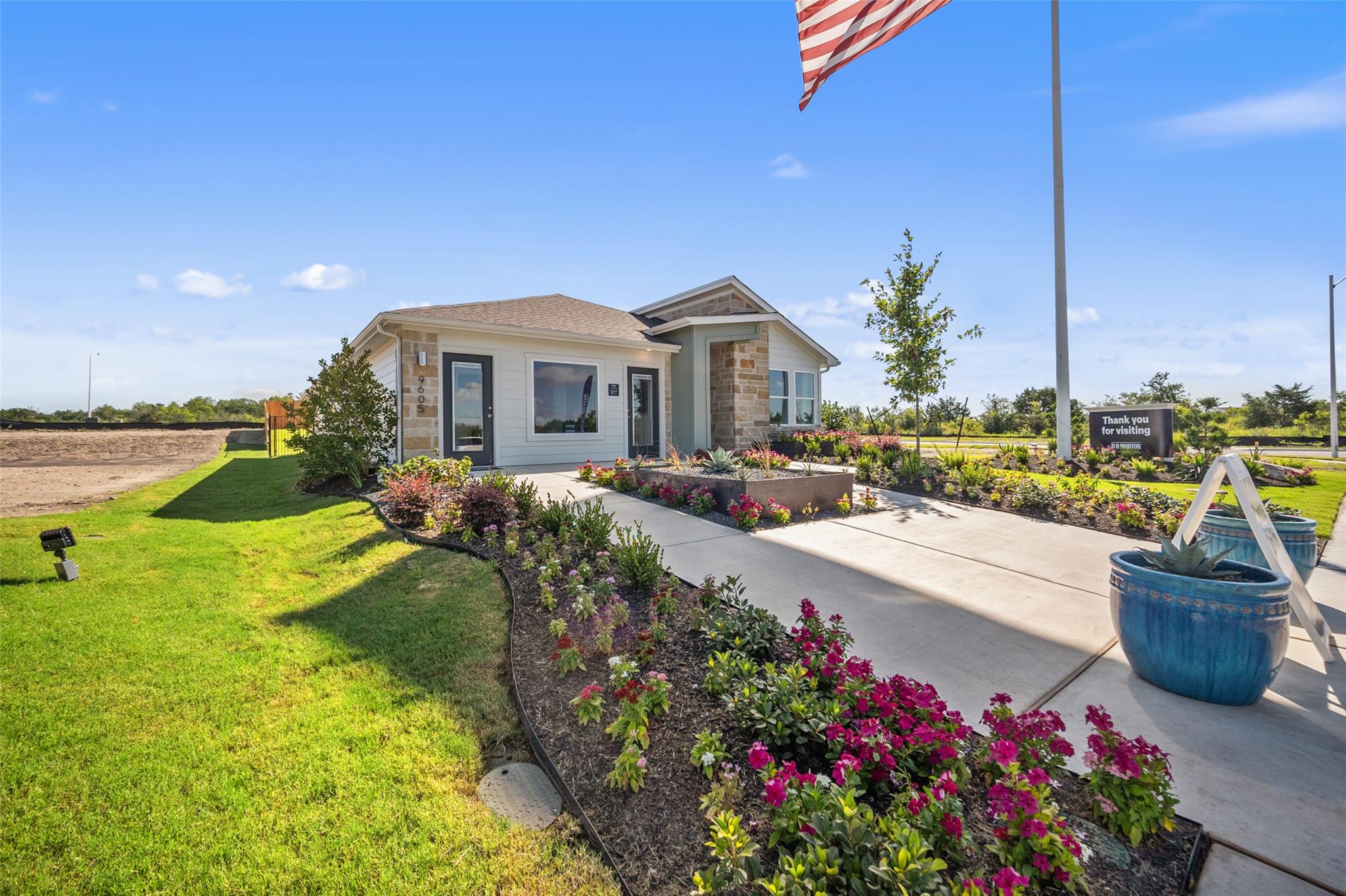 9509 Oxbow Strap DR