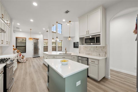 Tiny photo for 5517 Pincushion Daisy DR, Austin, TX 78739 (MLS # 6492419)