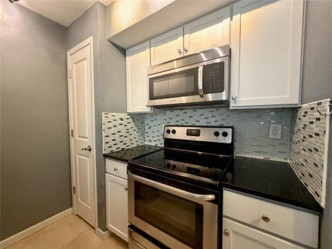 Tiny photo for 3204 Manchaca RD #302, Austin, TX 78704 (MLS # 2989527)
