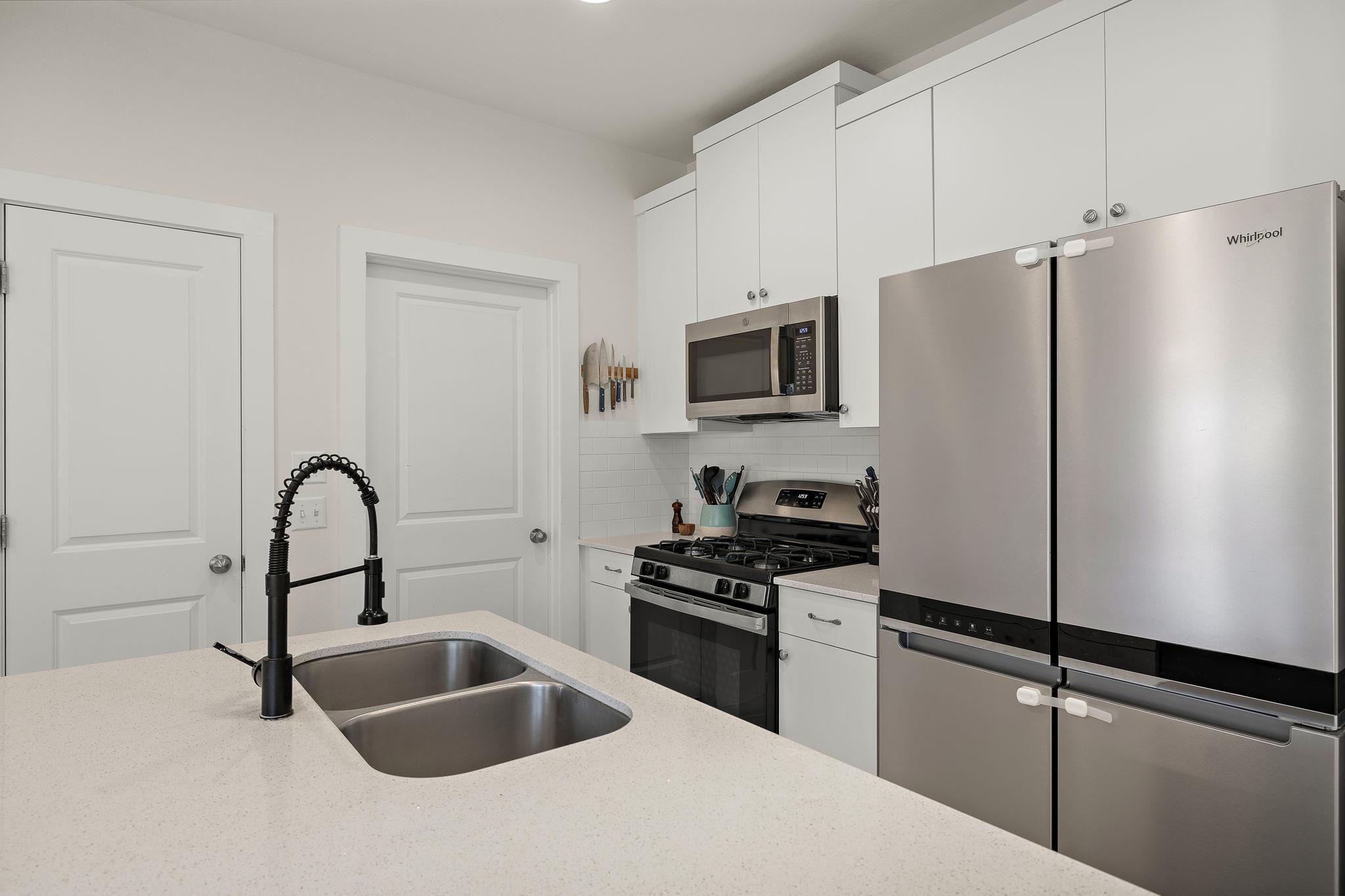 532 White Steppe WAY 252