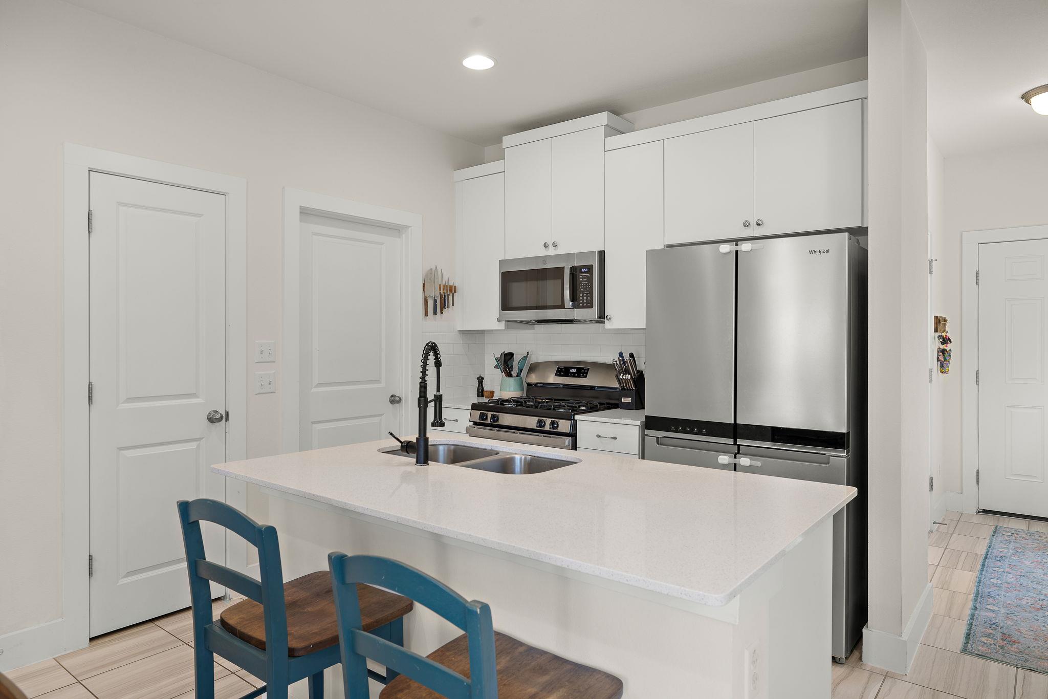 532 White Steppe WAY 252