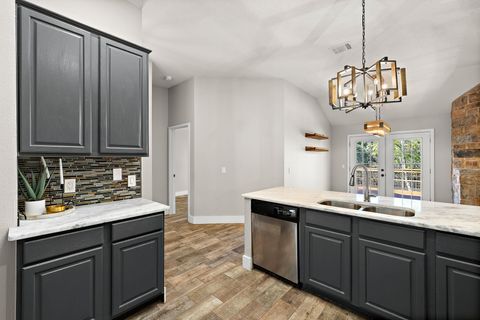 Tiny photo for 8110 Nairn DR, Austin, TX 78749 (MLS # 9602385)