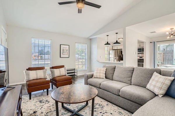 2007 PIPERS FIELD DR # A, AUSTIN, TX 78758 - Image 82433a729e4fc23b4e618afbcefc7f91/2870475943