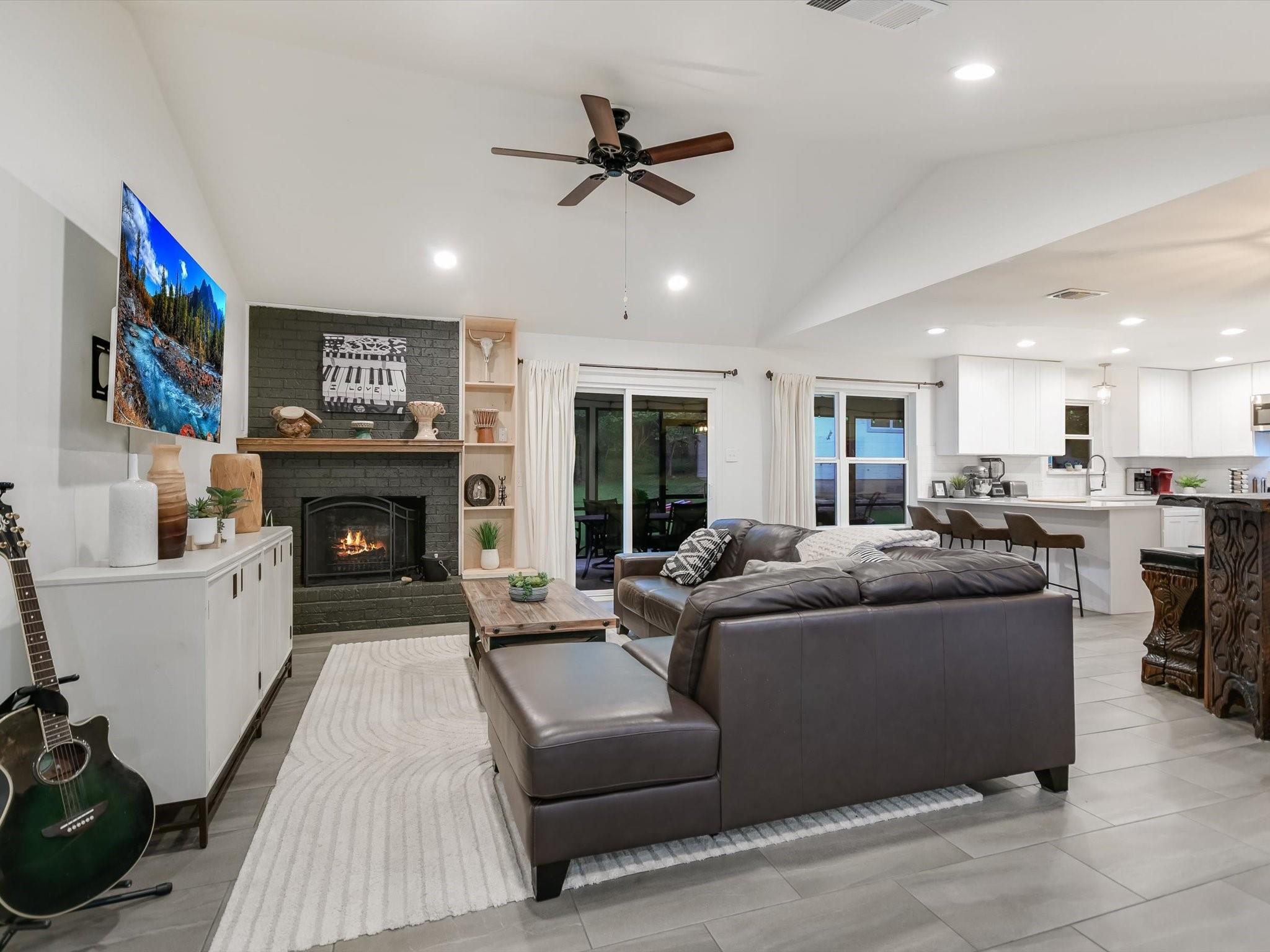 Austin, Texas 78748, United States, 4 Bedrooms Bedrooms, ,2 BathroomsBathrooms,Residential,Pending,52761