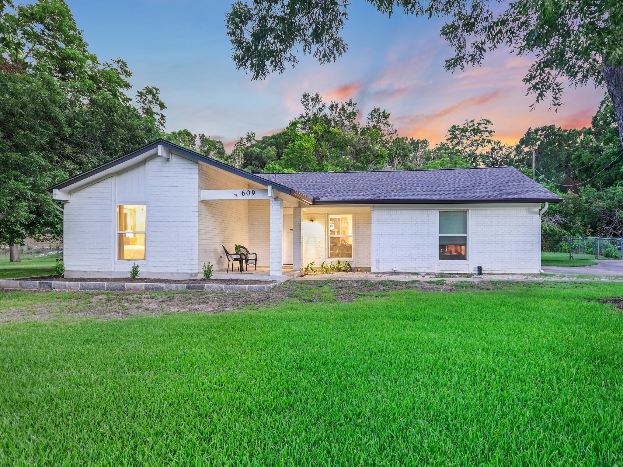 Austin, Texas 78748, United States, 4 Bedrooms Bedrooms, ,2 BathroomsBathrooms,Residential,Pending,52761