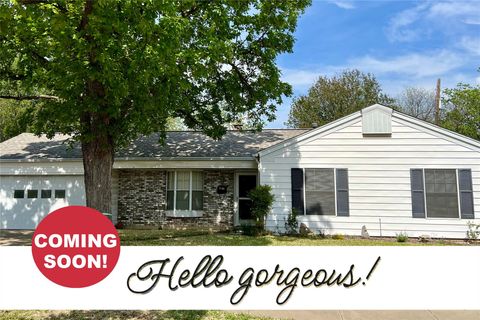 Photo of 2902 Dover PL, Austin, TX 78757 (MLS # 5624938)