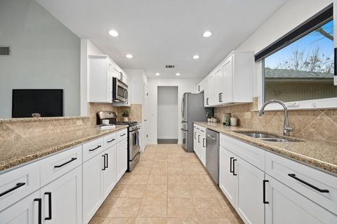Tiny photo for 4702 Cap Rock DR, Austin, TX 78735 (MLS # 2431596)