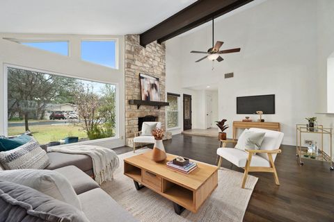 Photo of 4702 Cap Rock DR, Austin, TX 78735 (MLS # 2431596)