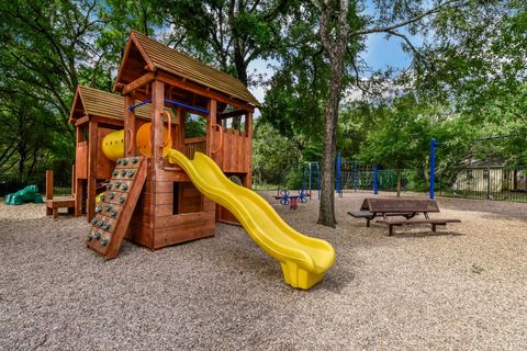 Tiny photo for 4702 Cap Rock DR, Austin, TX 78735 (MLS # 2431596)