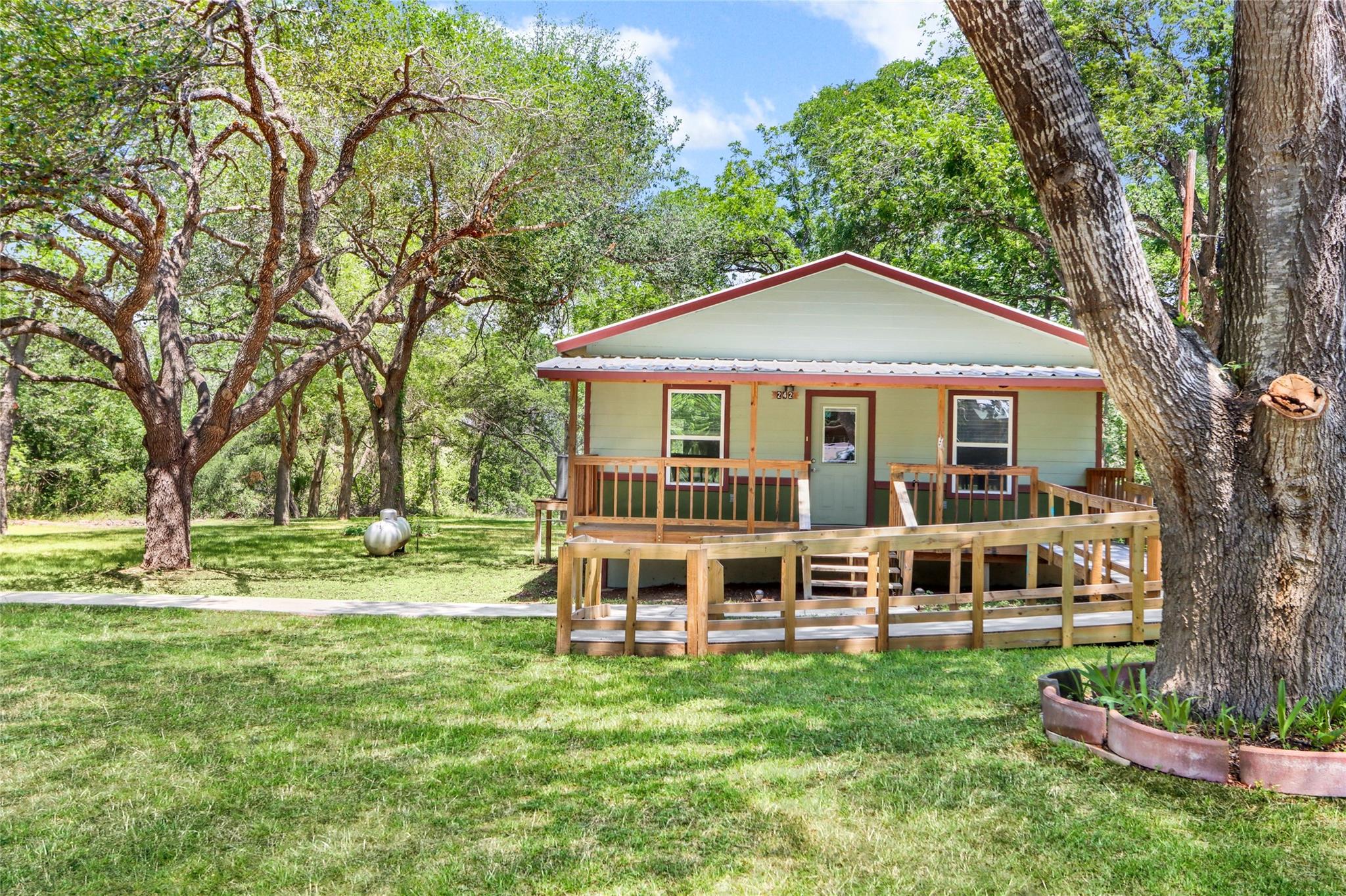 242 Meadow Lake DR
