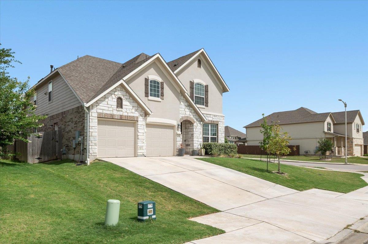 4225 Promontory Point TRL