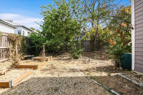 Tiny photo for 1193 Curve ST, Austin, TX 78702 (MLS # 9705804)