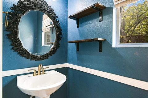 Tiny photo for 1193 Curve ST, Austin, TX 78702 (MLS # 9705804)