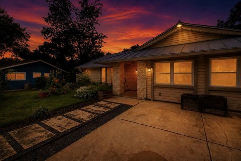Photo of 5202 Greenheart DR, Austin, TX 78745 (MLS # 9139248)