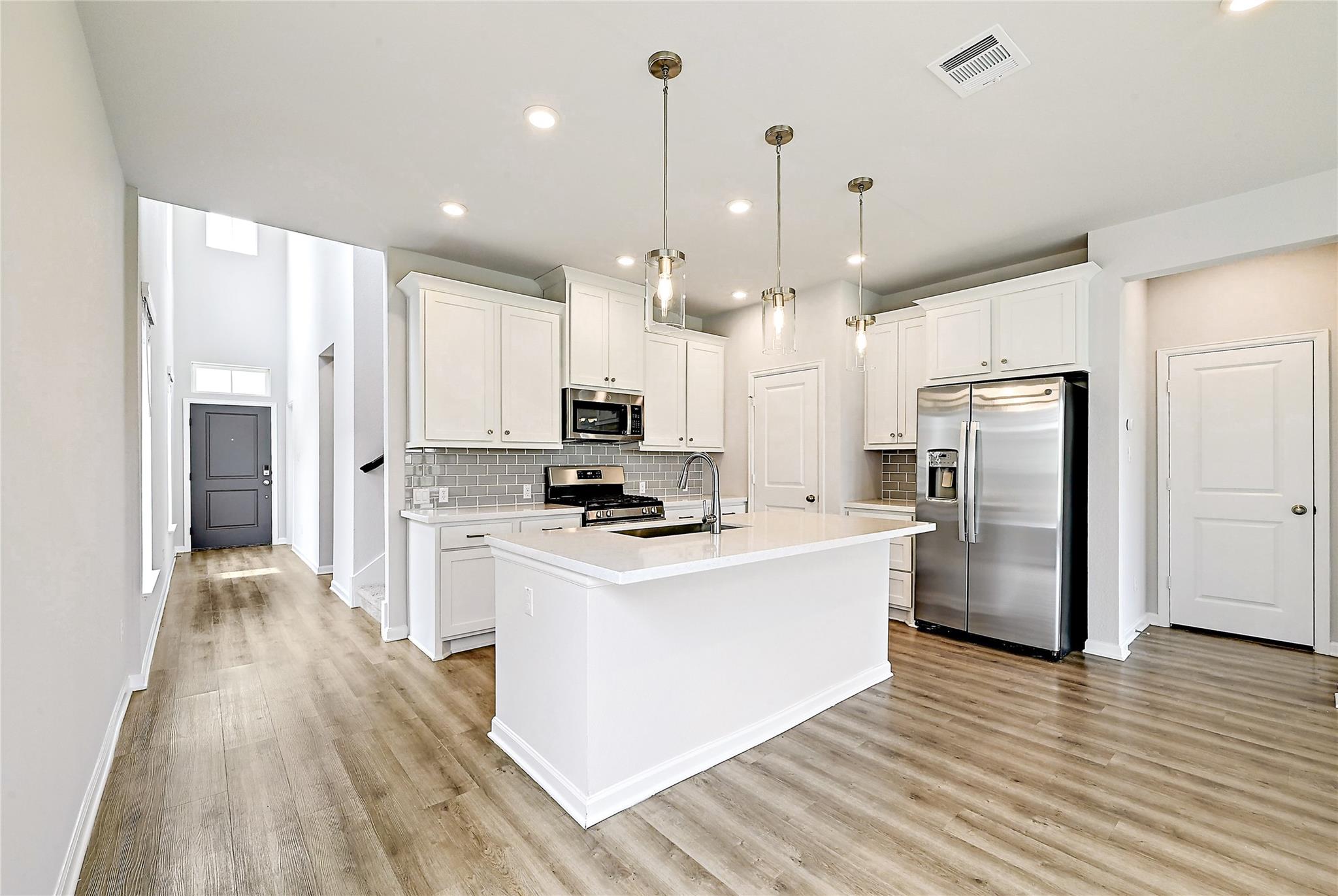 209 Banyon DR