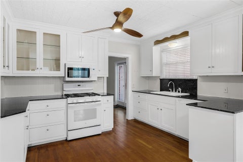 Tiny photo for 2009 Travis Heights BLVD, Austin, TX 78704 (MLS # 7824619)