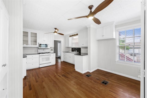 Tiny photo for 2009 Travis Heights BLVD, Austin, TX 78704 (MLS # 7824619)