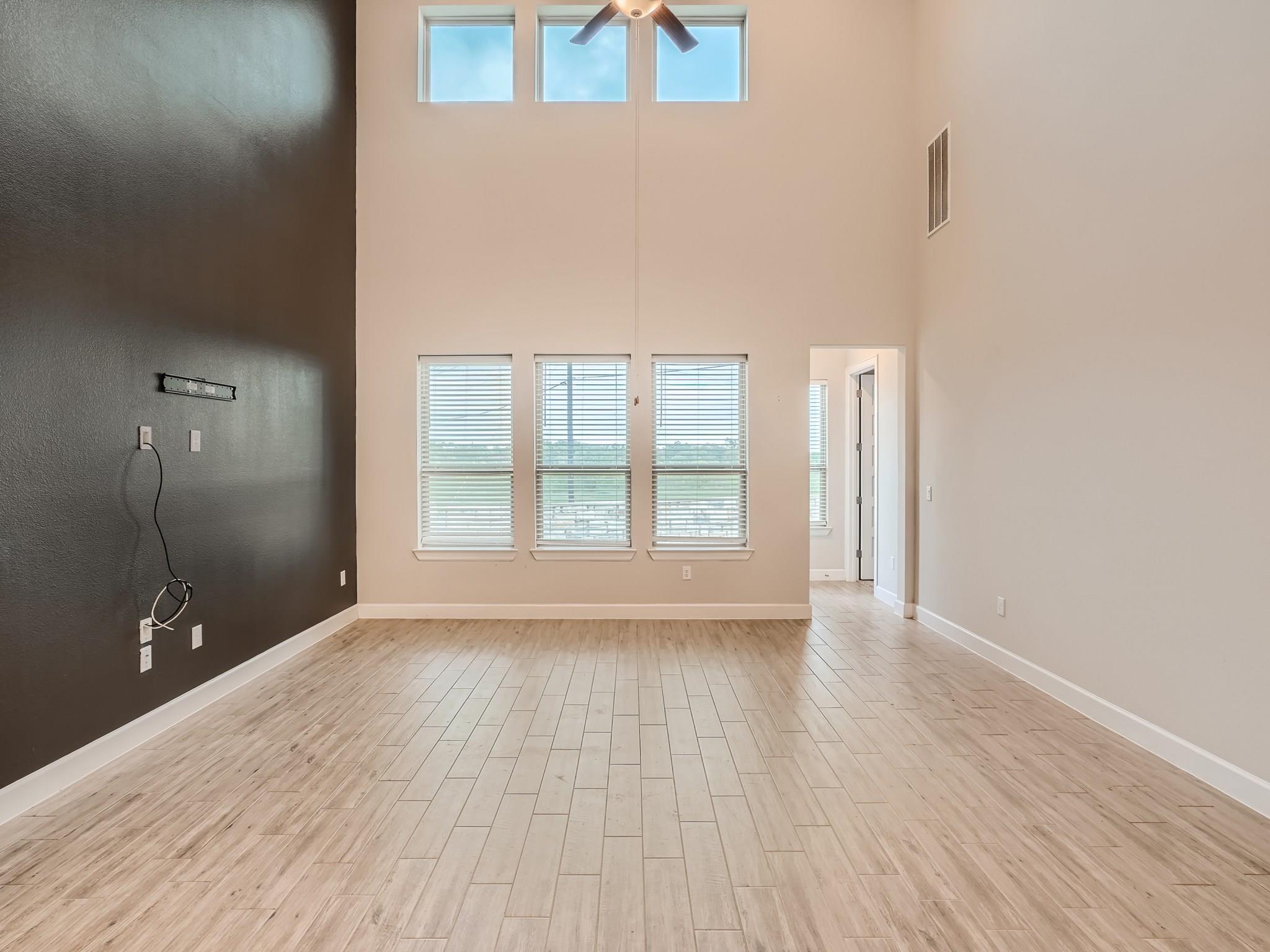 2800 Sebring CIR