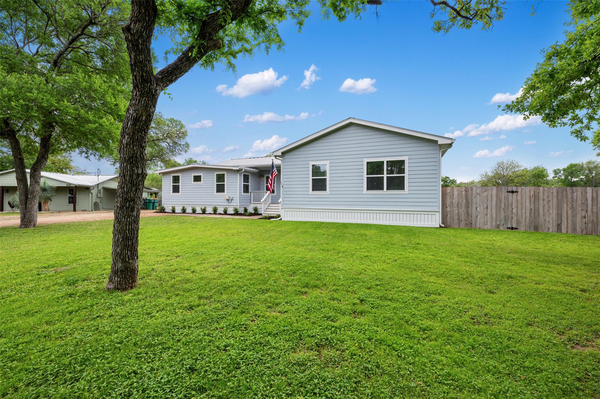 1016 Sherwood Forest DR