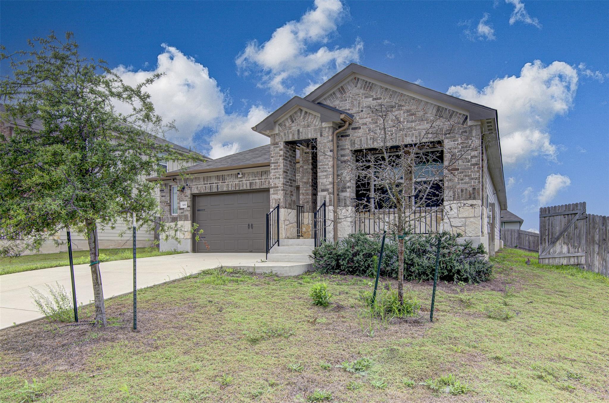 300 Bear Oak ST
