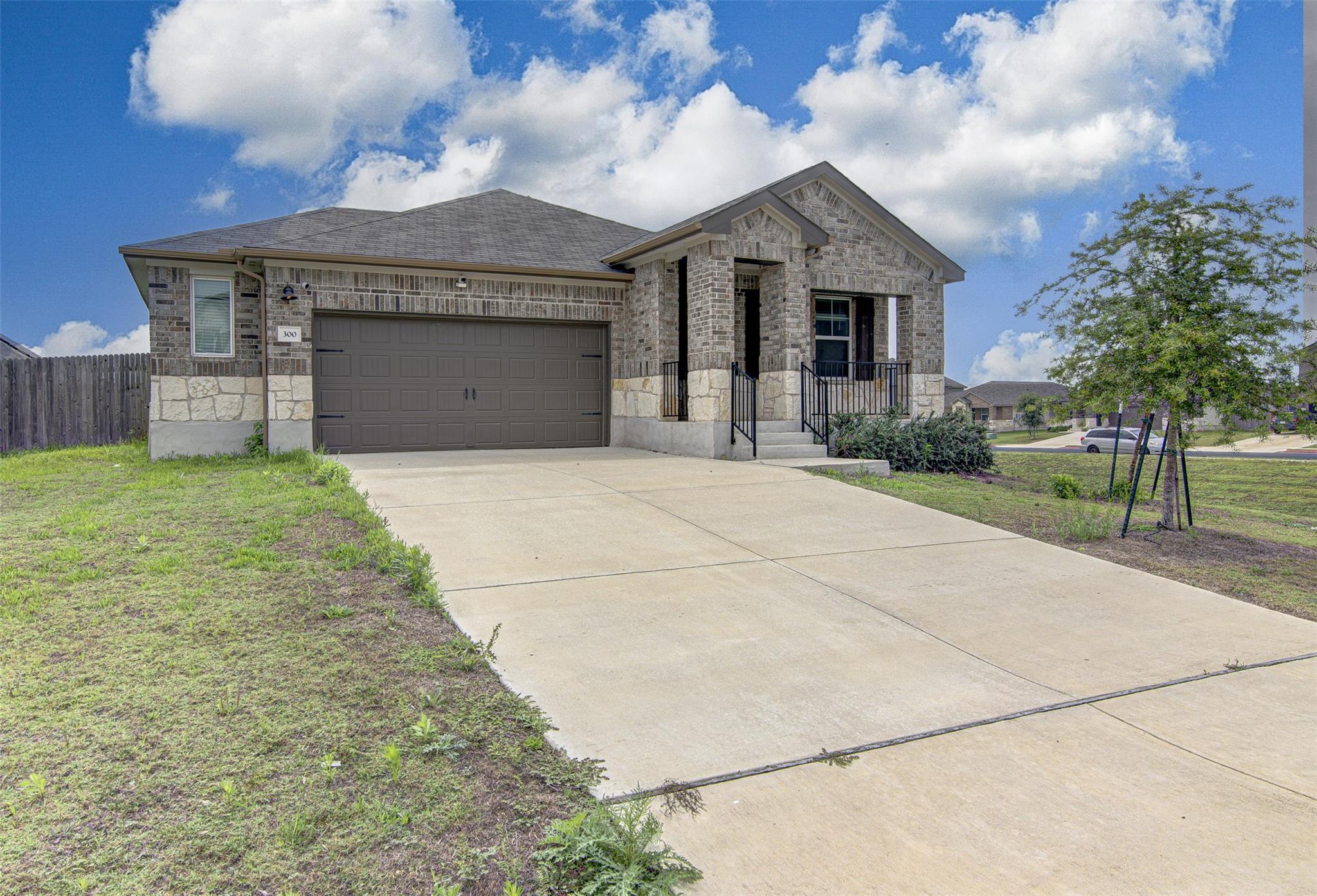300 Bear Oak ST