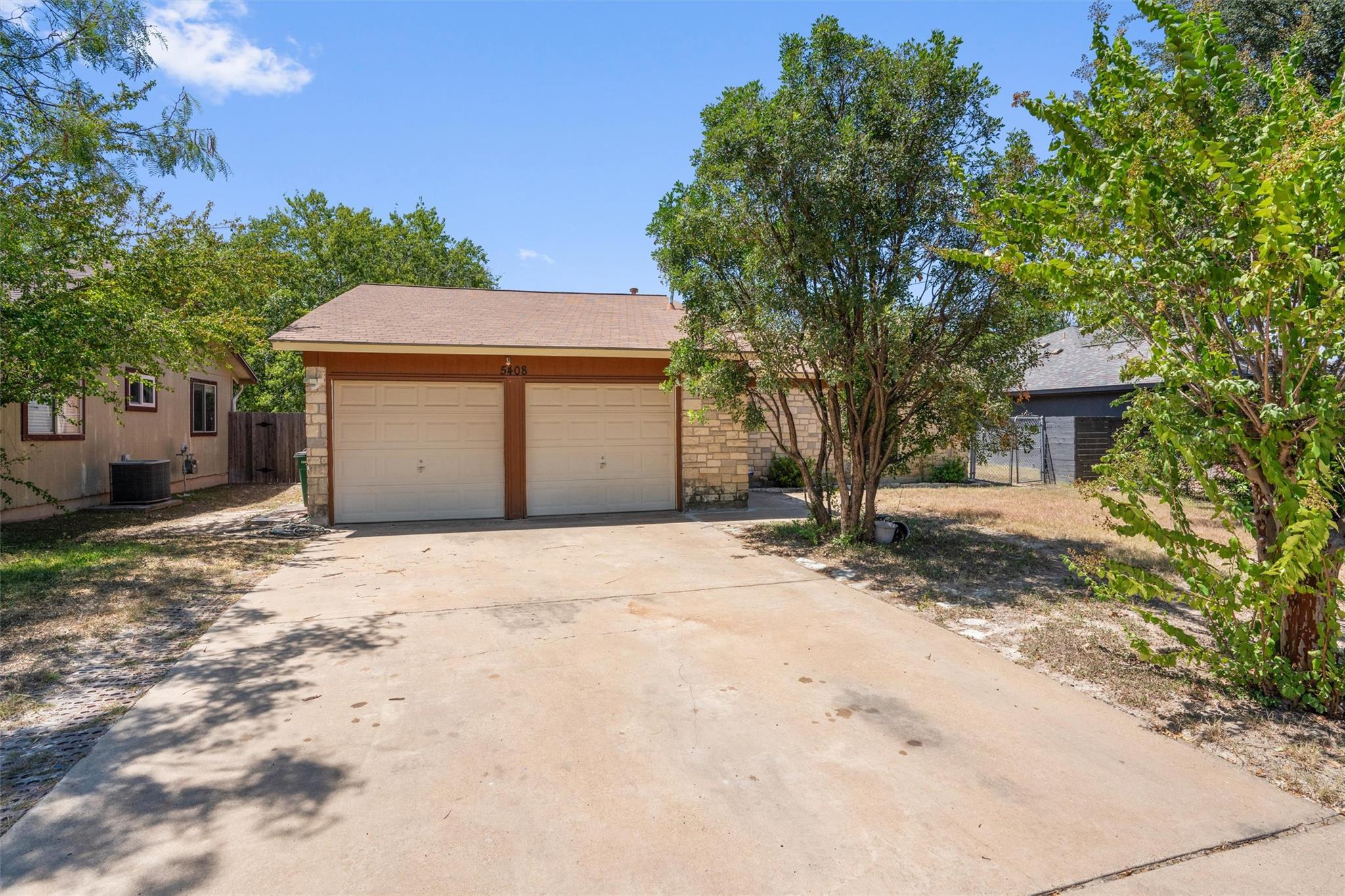 5408 King Henry DR