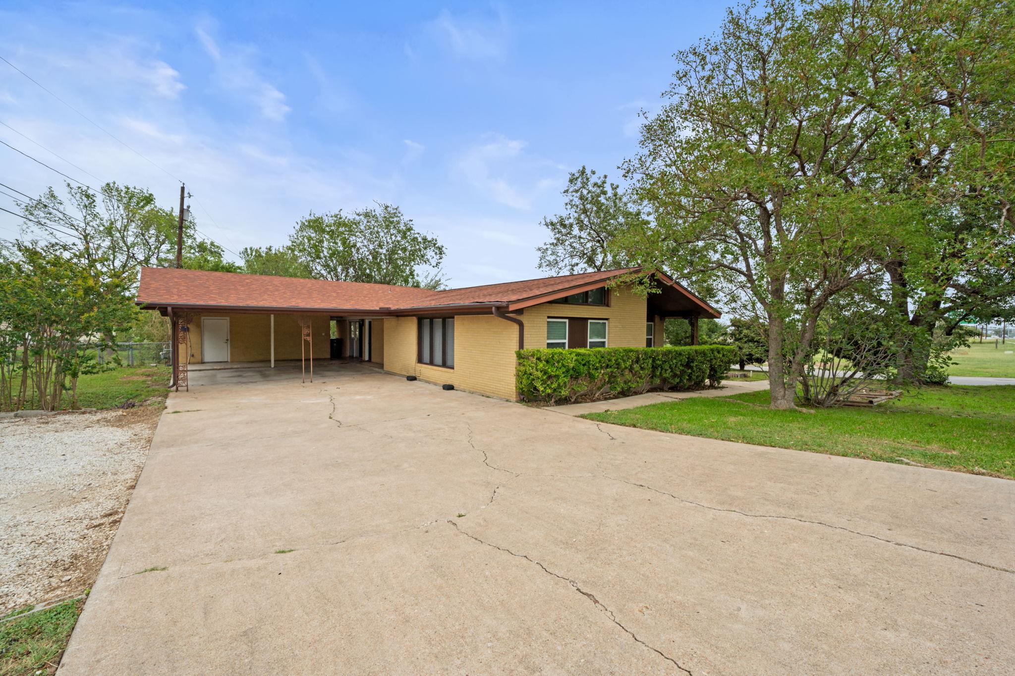5612 E M L King Jr BLVD