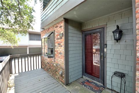 Photo of 7122 Wood Hollow DR #105, Austin, TX 78731 (MLS # 9009291) Photo of 7122 Wood Hollow DR #105, Austin, TX 78731 (MLS # 9009291)
