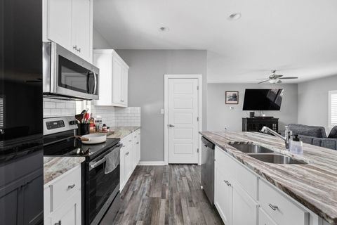 Photo of 20601 Buckskin RDG, Lago Vista, TX 78645 (MLS # 8772090)