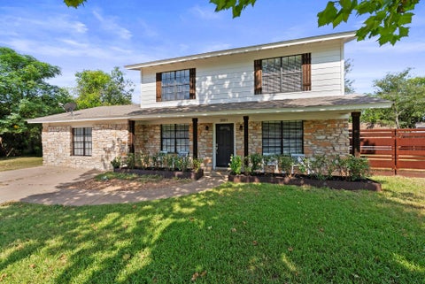 Photo of 3001 Maplelawn CIR, Austin, TX 78723 (MLS # 4377595)