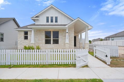 348 Glocken LN Kyle TX 78640