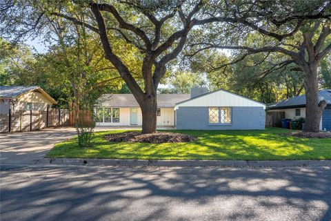 Photo of 6103 Belfast DR, Austin, TX 78723 (MLS # 6116001)