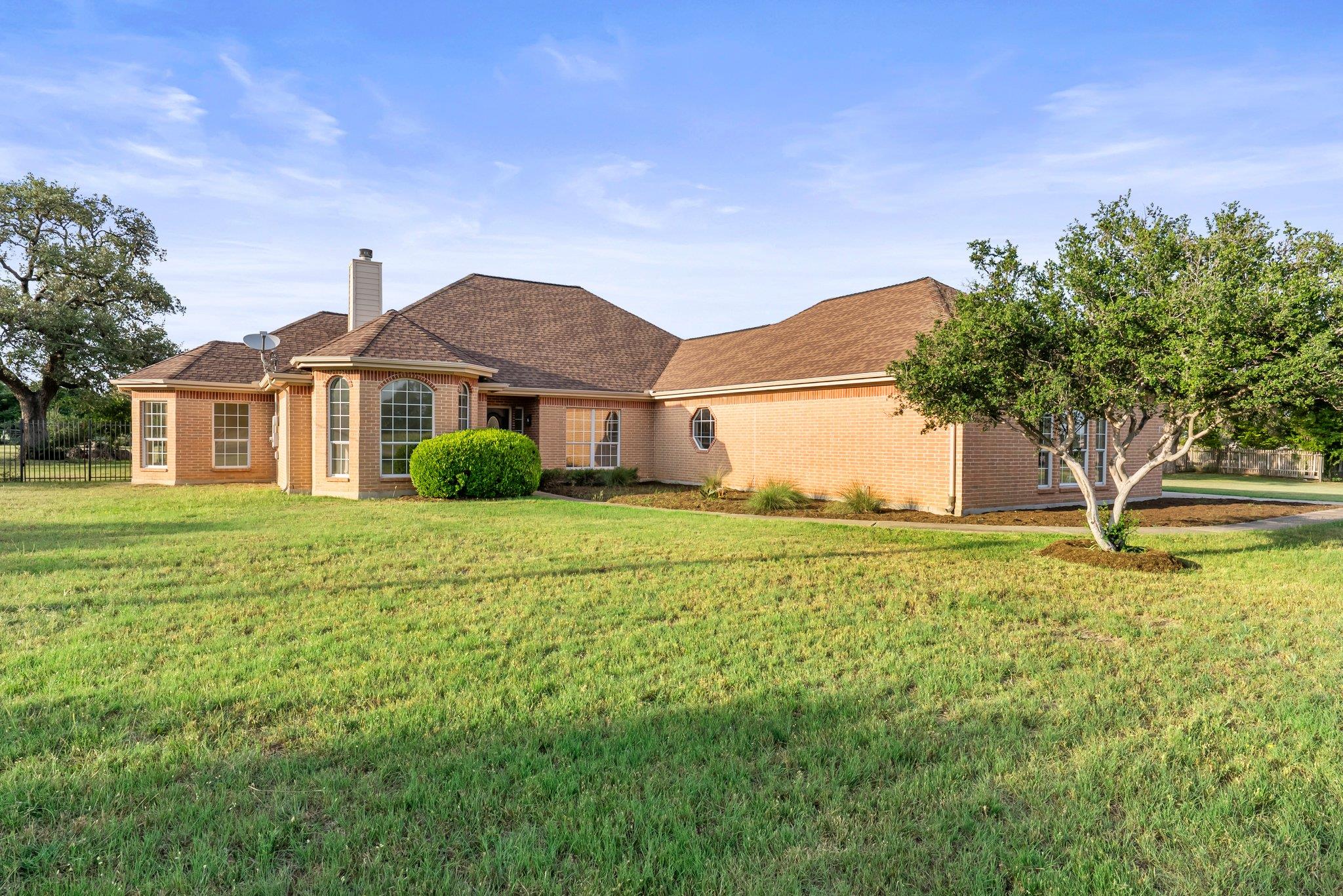 320 Woodland Oaks TRL