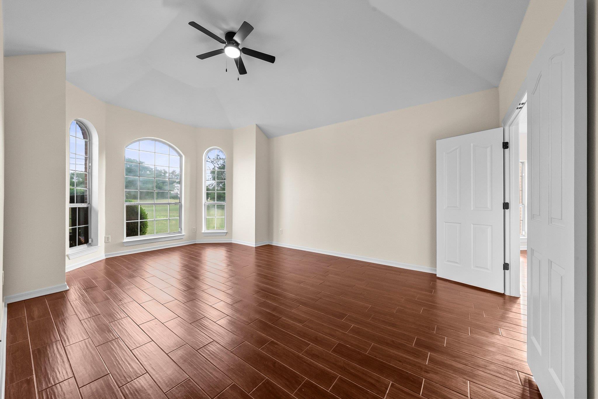 320 Woodland Oaks TRL