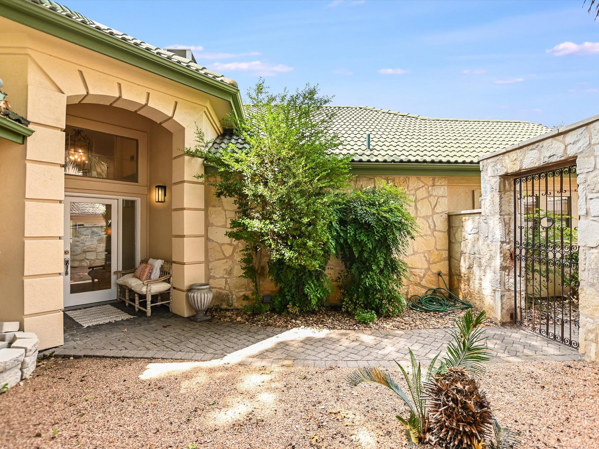 105 San Saba CT