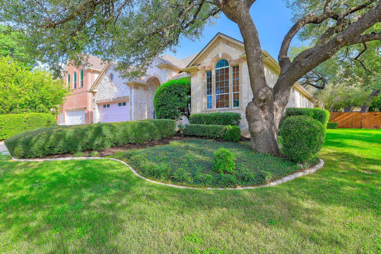 3992 Lord Byron CIR