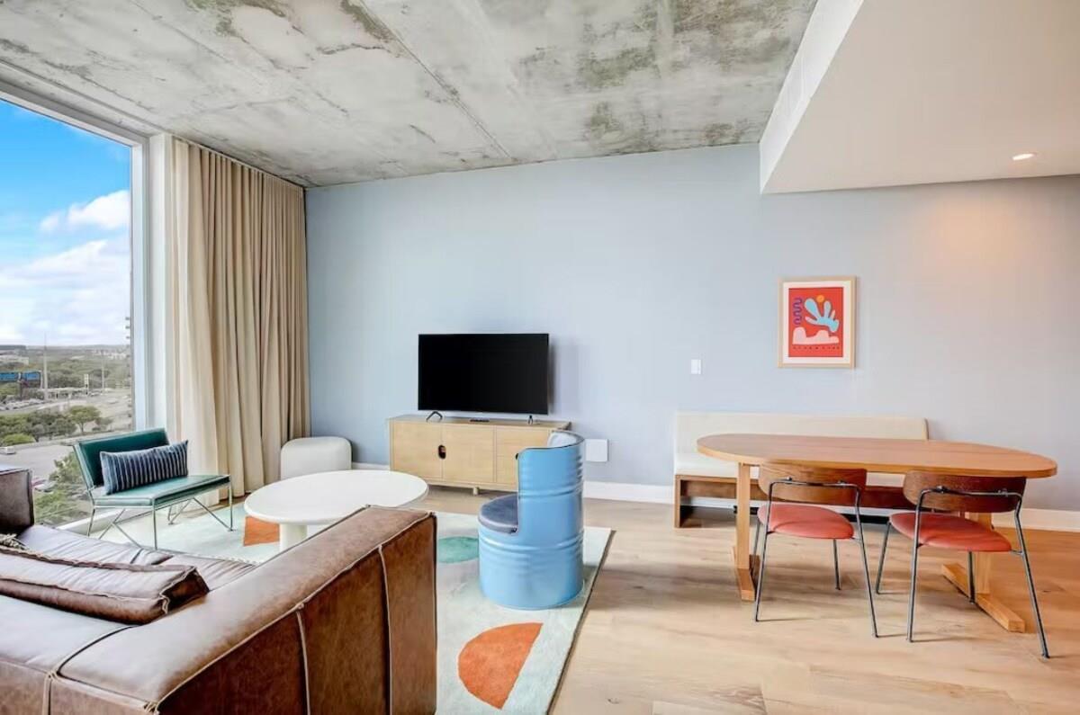 48 East Ave 1104