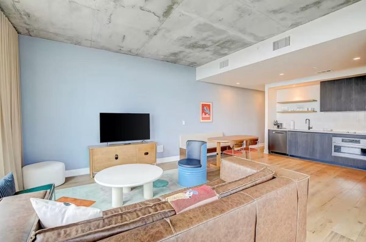 48 East Ave 1104