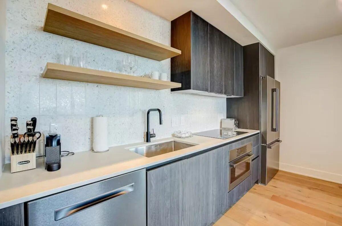 48 East Ave 1104