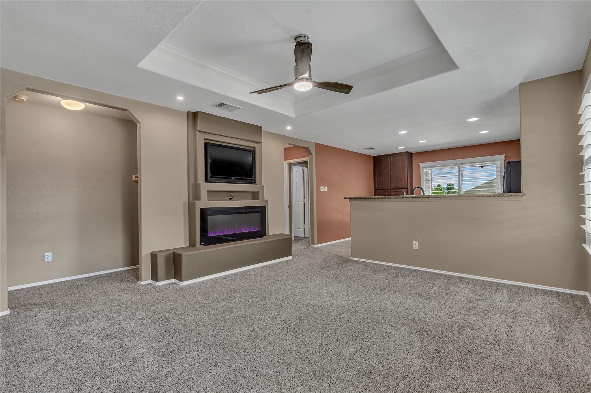 112 Willow Leaf LN