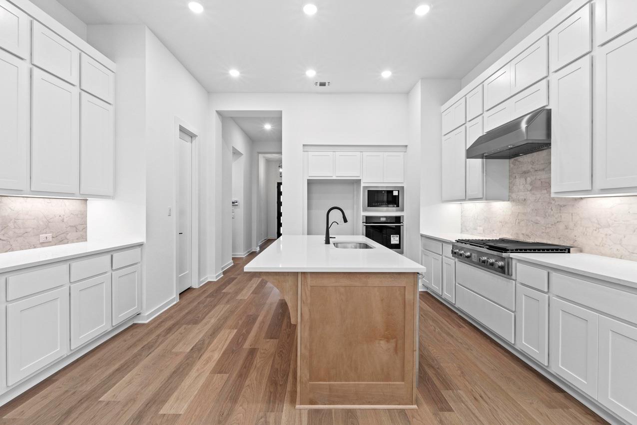 2113 Tobiano TRCE