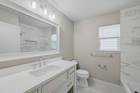 Tiny photo for 6004 Shadow Valley CV #B, Austin, TX 78731 (MLS # 8020156)