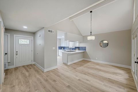 Tiny photo for 6004 Shadow Valley CV #B, Austin, TX 78731 (MLS # 8020156)