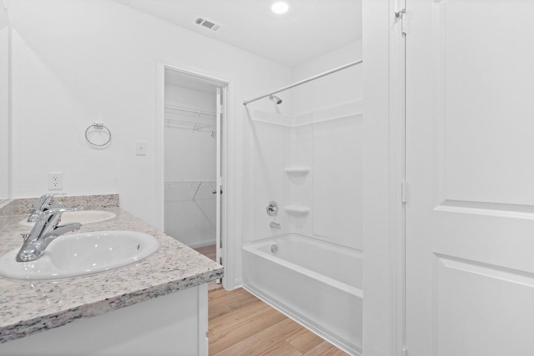 121 Captain Dooley LN