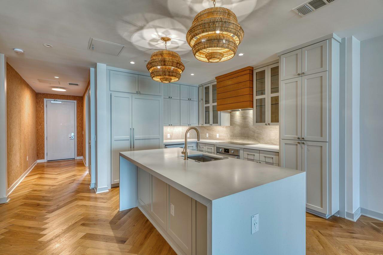 82 Island DR 8204