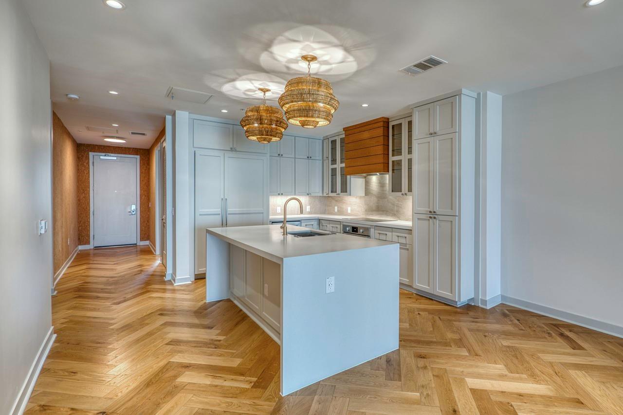 82 Island DR 8204