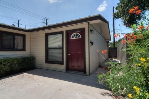Photo of 1615 Westmoor DR #B, Austin, TX 78723 (MLS # 8231036)
