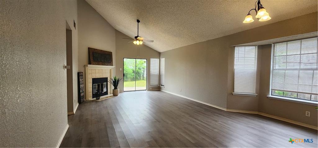 2102 Cascade DR