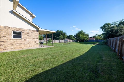 Single Family Residence in Hutto TX 210 SPOTTED FAWN DR 35.jpg