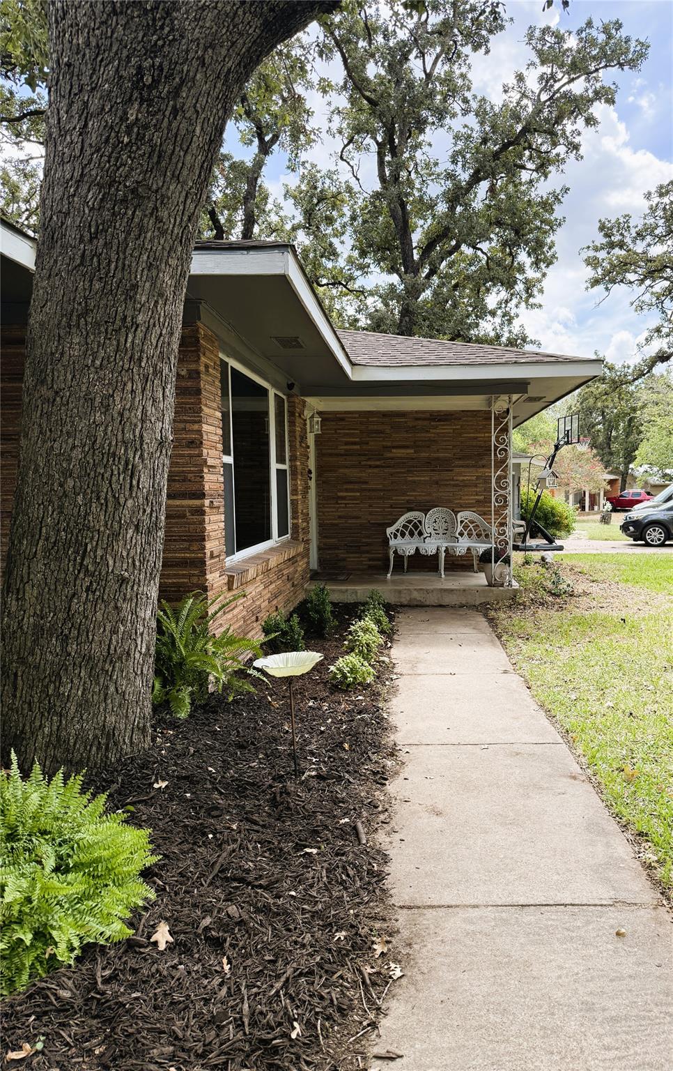 2105 Vogel Ave